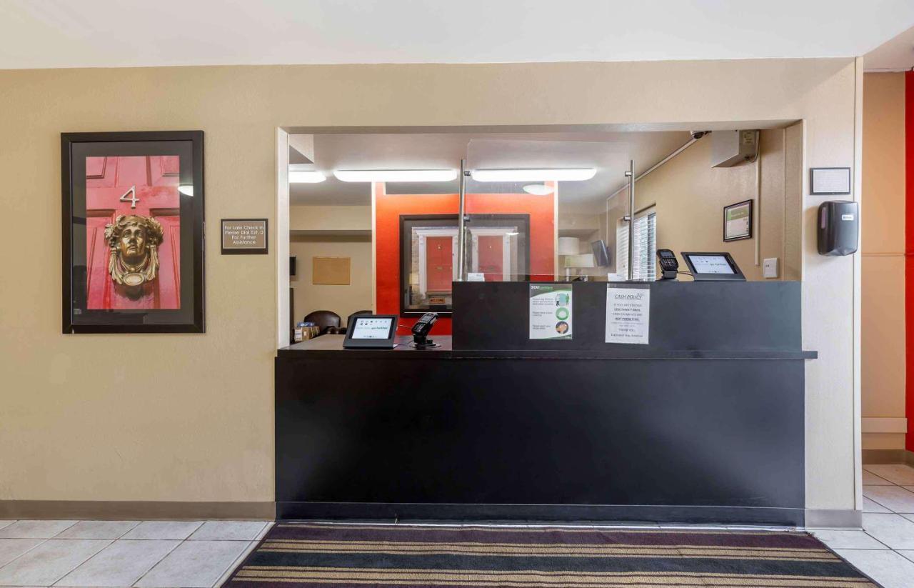 Suburban Studios Copley Akron West Exterior foto